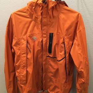 Men’s Mountain Hardware Medium jacket.